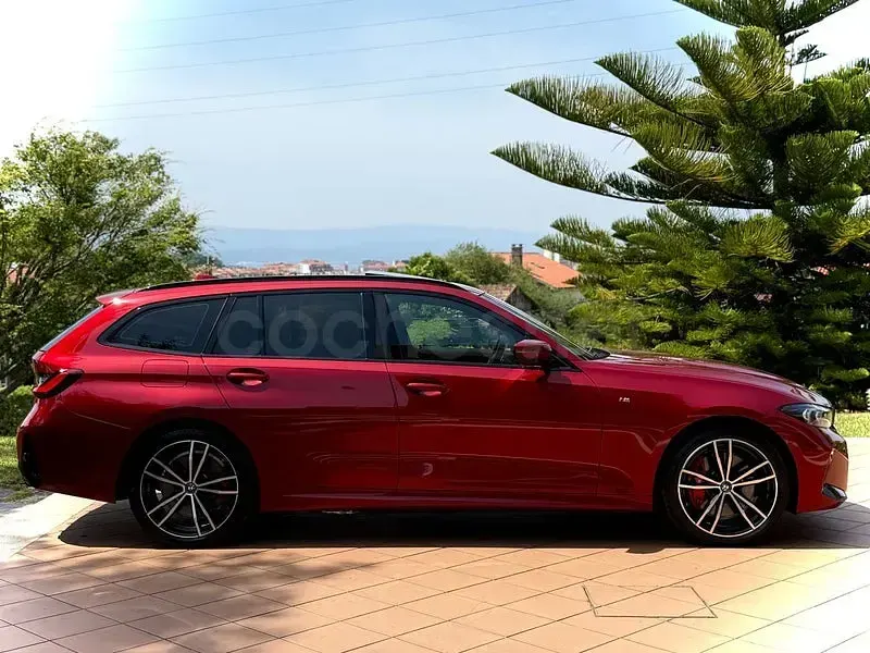 Usado BMW 330e Comfort Edition 292 CV (214 kW) 2025 Rojo Familiar