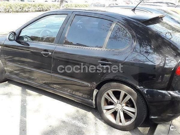 Usado Seat Leon FR 150 CV (110 kW) 2005 Negro Utilitario