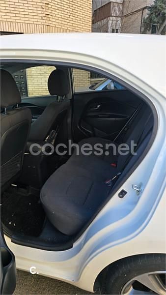 Usado Kia Rio 84 CV (61 kW) 2016 Blanco Utilitario