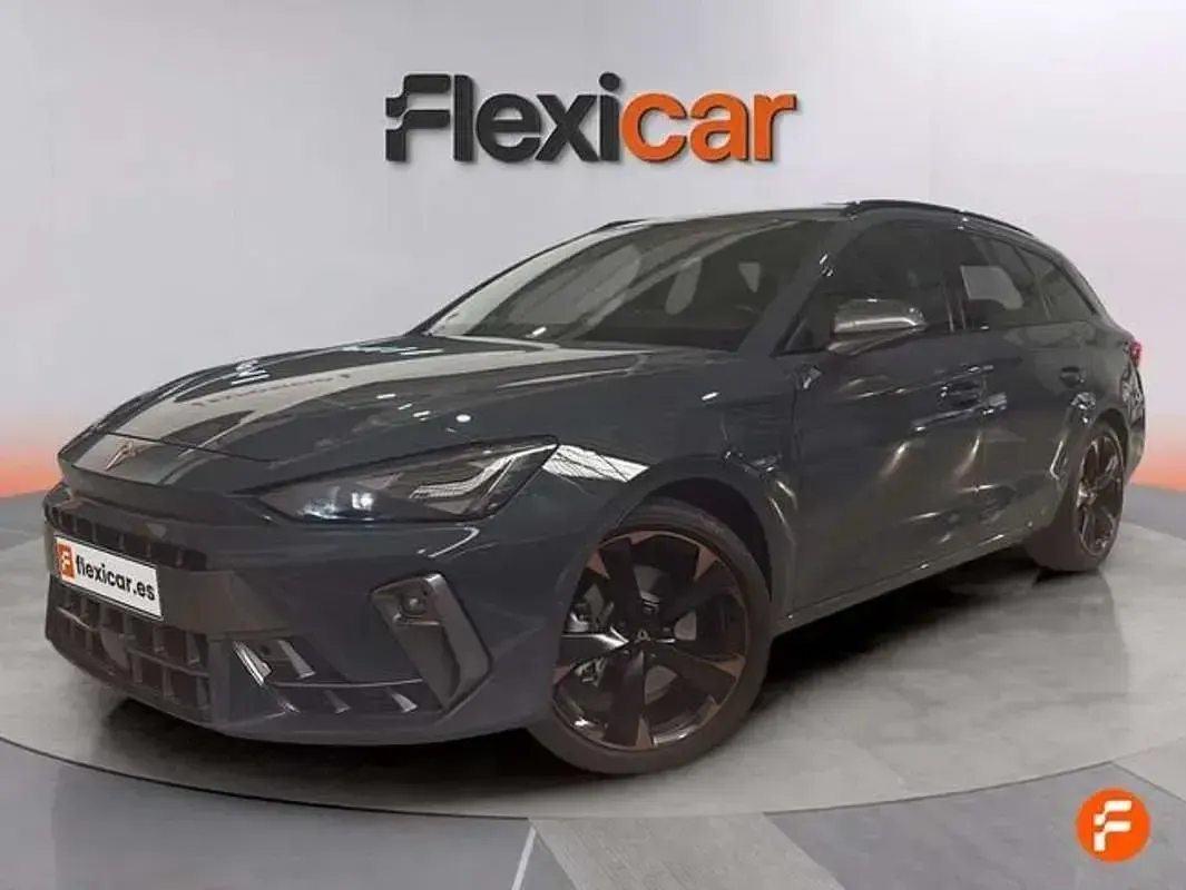 Usado Cupra Leon 204 CV (150 kW) 2024 Azul Utilitario