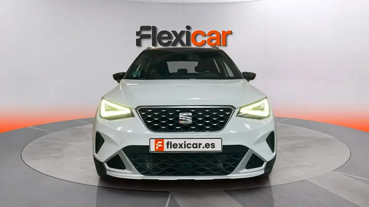 Usado Seat Arona 150 CV (110 kW) 2024 Blanco SUV