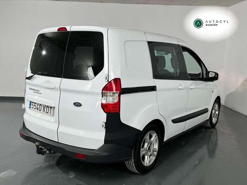 Usado Ford Tourneo Courier Trend 76 CV (55 kW) 2017 Blanco Monovolumen
