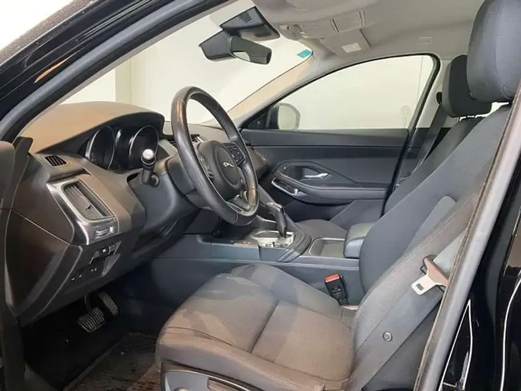 Usado Jaguar E-Pace 150 CV (110 kW) 2019 Negro SUV
