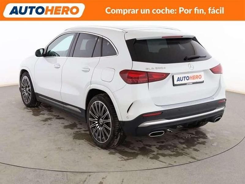 Usado Mercedes GLA200 AMG line 150 CV (110 kW) 2023 Blanco SUV