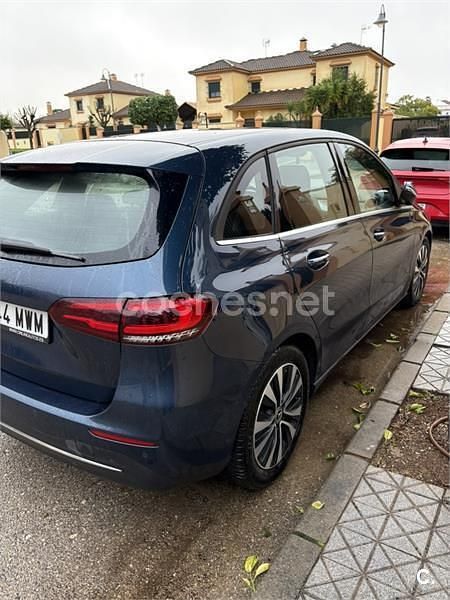 Usado Mercedes B180 116 CV (85 kW) 2020 Azul Monovolumen