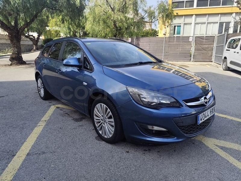 Usado Opel Astra Excellence 140 CV (102 kW) 2014 Azul Familiar