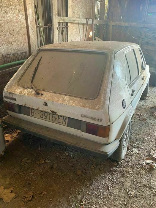 Begagnad VW Golf I 55 HK (40 kW) 1981 Vit Halvkombi