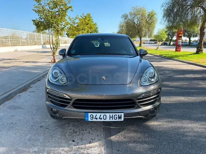 Usado Porsche Cayenne 300 CV (220 kW) 2011 Gris / plata SUV