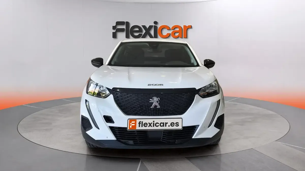 Usado Peugeot 2008 Active 110 CV (80 kW) 2022 Blanco SUV