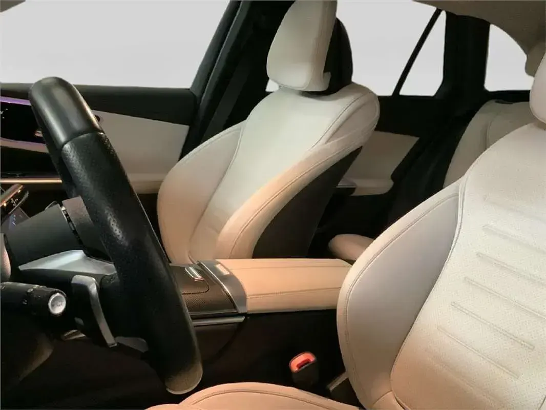 Usado Mercedes GLC300e 313 CV (230 kW) 2023 SUV