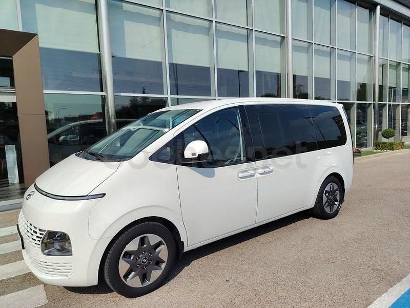 Usado Hyundai Staria 177 CV (130 kW) 2022 Blanco Monovolumen