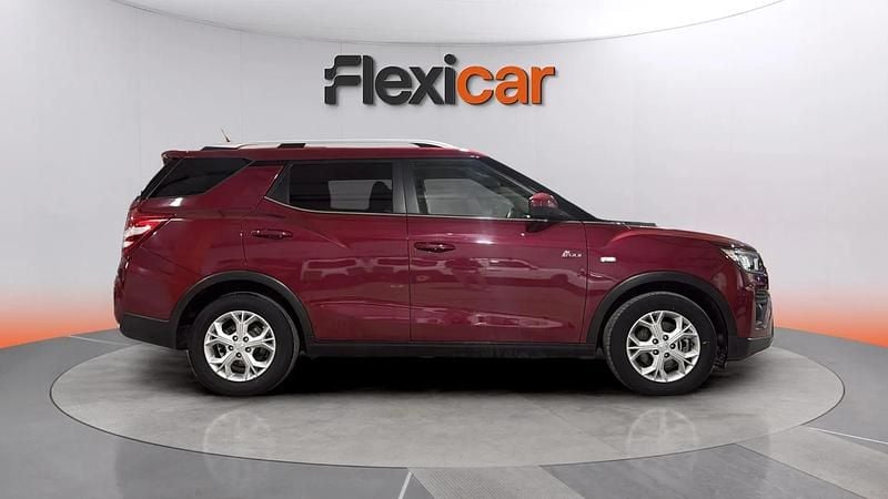 Usado Ssangyong (KGM) Tivoli 163 CV (119 kW) 2023 Rojo SUV