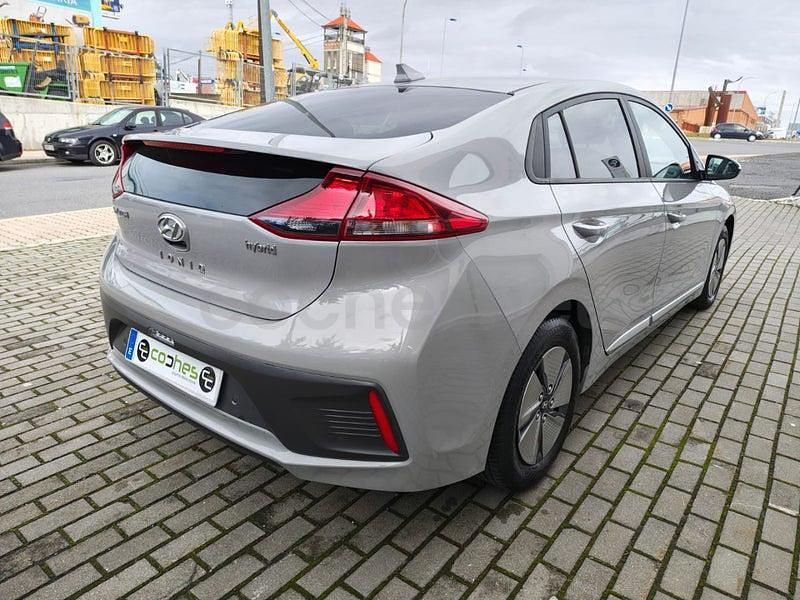 Usado Hyundai Ioniq 141 CV (103 kW) 2021 Gris / plata Utilitario