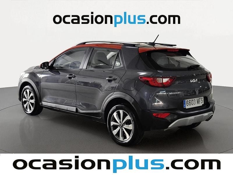 Usado Kia Stonic 100 CV (73 kW) 2023 Gris SUV