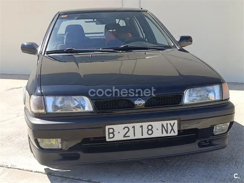 Usado Nissan Sunny 143 CV (105 kW) 1992 Negro Berlina