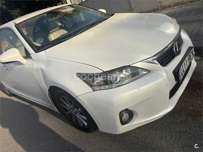 Usado Lexus CT200h 136 CV (100 kW) 2011 Blanco Berlina