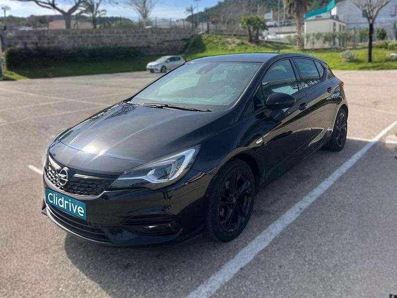 Usado Opel Astra Ultimate 145 CV (106 kW) 2021 Negro Utilitario