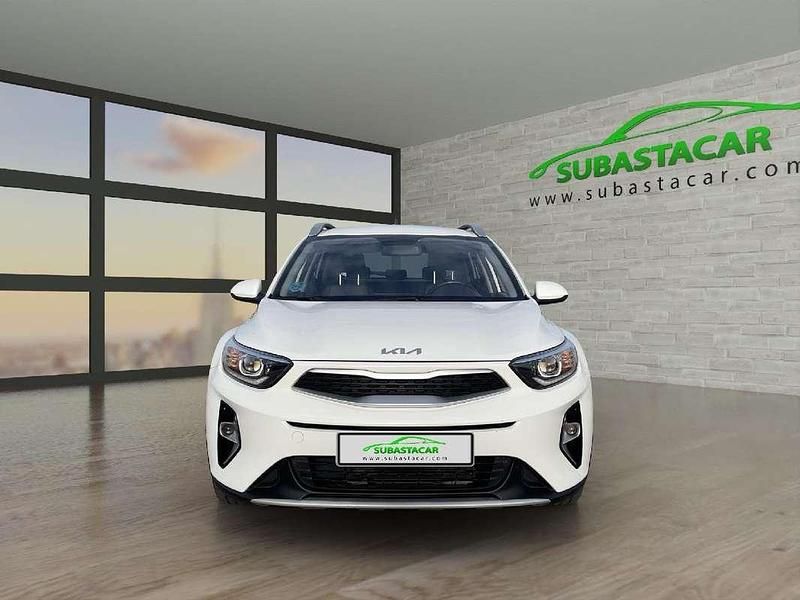 Usado Kia Stonic 84 CV (61 kW) 2023 Blanco SUV