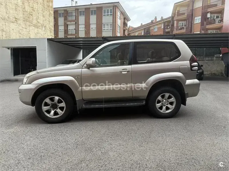 Usado Toyota Land Cruiser 163 CV (119 kW) 2005 Beige SUV