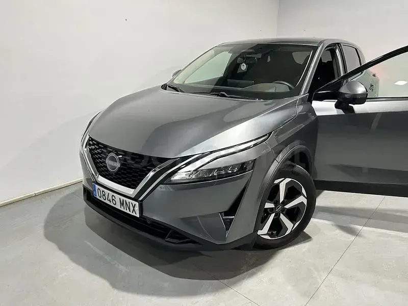 Usado Nissan Qashqai N-Connecta 140 CV (102 kW) 2024 Gris / plata SUV