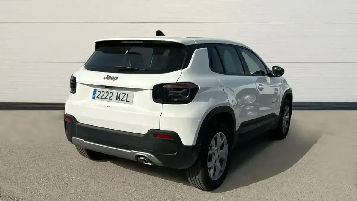 Usado Jeep Avenger Altitude 100 CV (73 kW) 2025 Blanco SUV