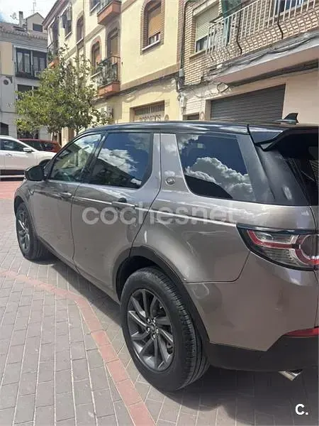 Usado Land Rover Discovery Sport SE 180 CV (132 kW) 2016 Marrón SUV