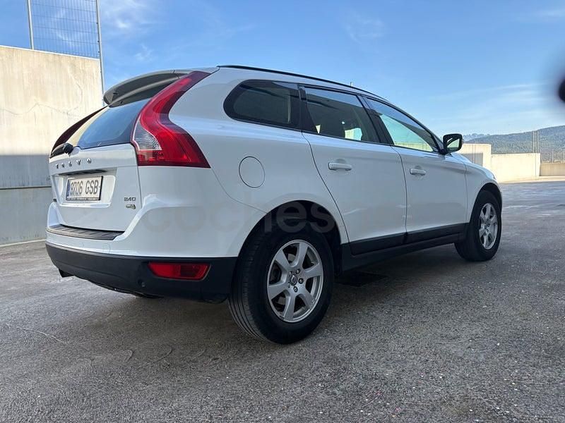 Usado Volvo XC60 R-Design 205 CV (150 kW) 2010 Blanco SUV