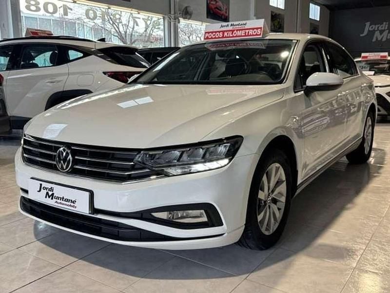 Usado VW Passat 122 CV (89 kW) 2021 Blanco Berlina
