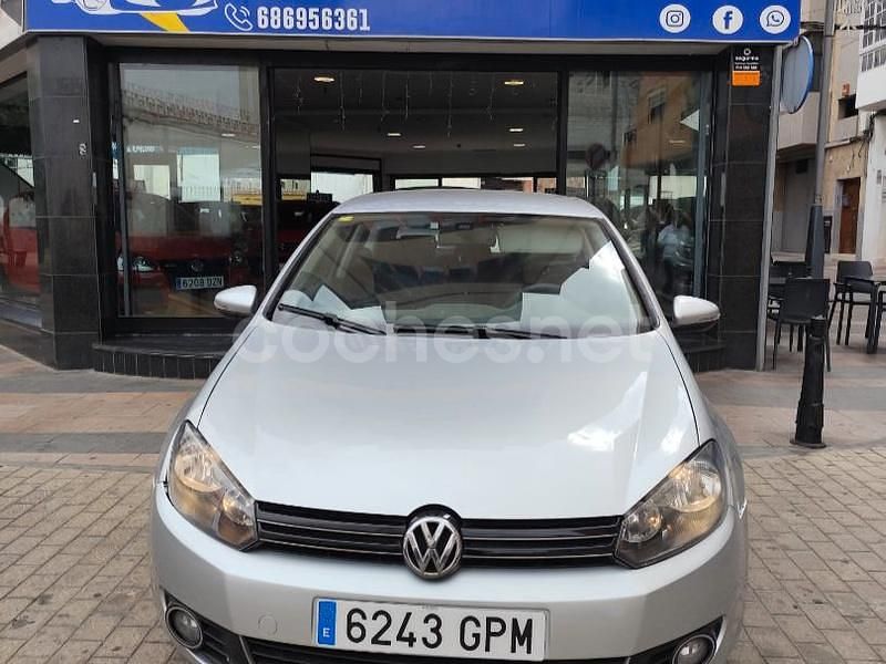 Gris / plata Usado 2013 VW Golf VII Advance Berlina | 5990 € (Super precio) - Imagen 1/4