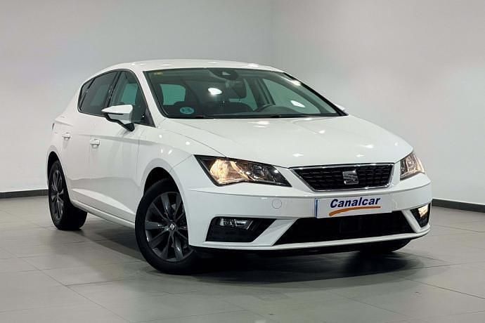 Usado Seat Leon Style 131 CV (96 kW) 2018 Blanco Utilitario
