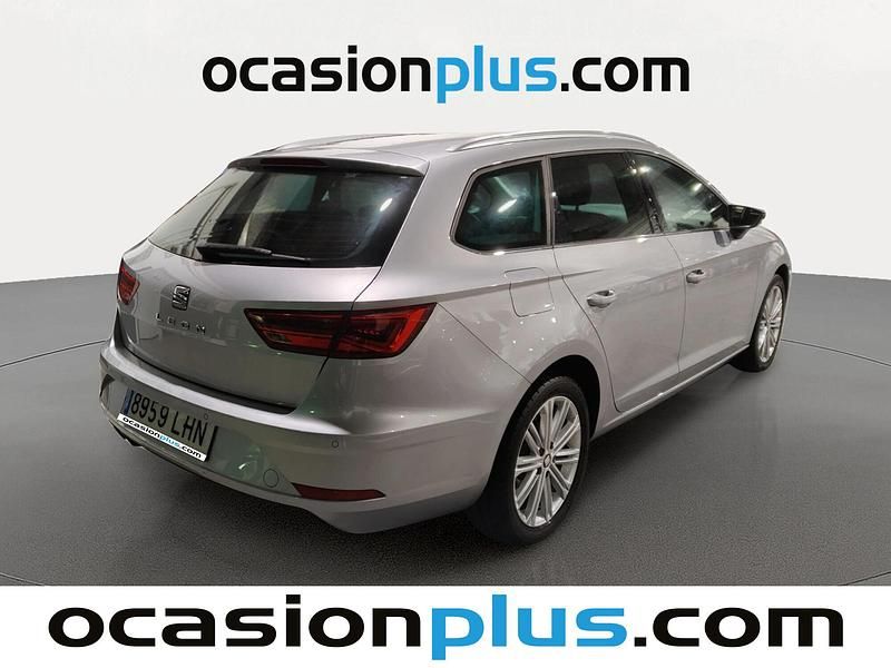 Usado Seat Leon XCELLENCE 150 CV (110 kW) 2020 Gris Familiar
