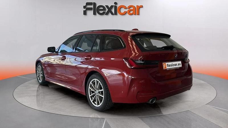 Usado BMW 318 150 CV (110 kW) 2023 Rojo Familiar