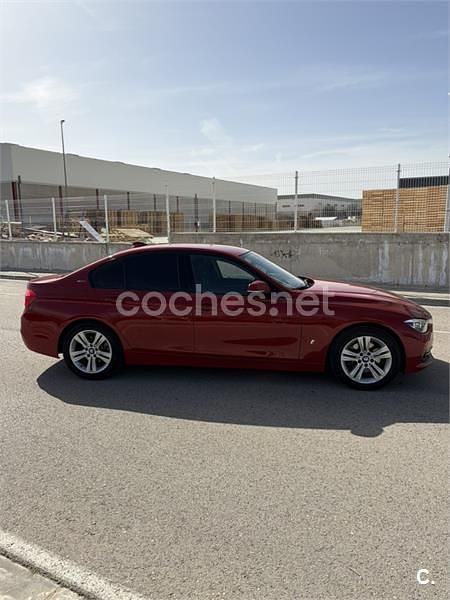 Usado BMW 330e 252 HP (185 kW) 2017 Vermelho Sedan