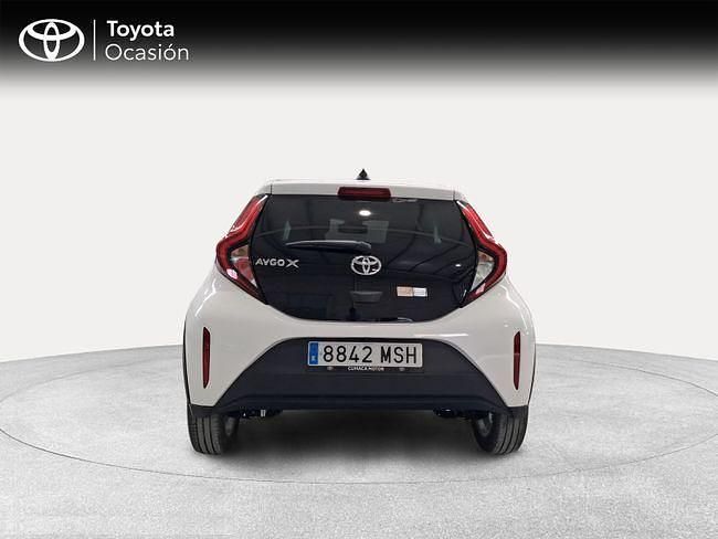 Usado Toyota Aygo X Play 72 CV (52 kW) 2024 Blanco SUV