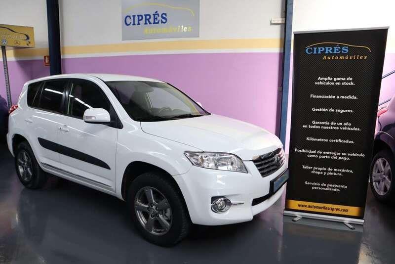 Blanco Usado 2012 Toyota RAV4 Executive SUV | 15.900 € (Precio justo) - Imagen 1/4