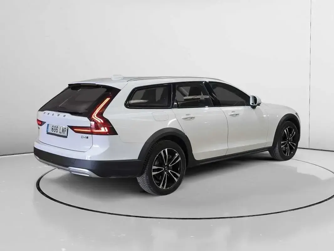Usado Volvo V90 CC 190 CV (139 kW) 2021 Blanco Familiar