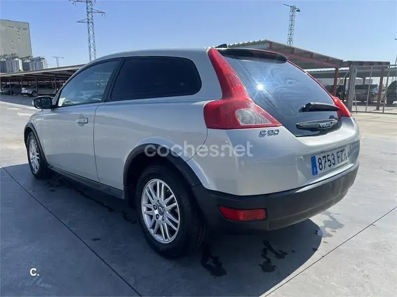 Usado Volvo C30 109 CV (80 kW) 2008 Gris / plata Utilitario