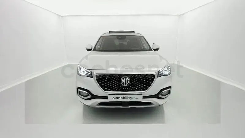 Begagnad MG HS Luxury 162 HK (119 kW) 2023 Vit SUV