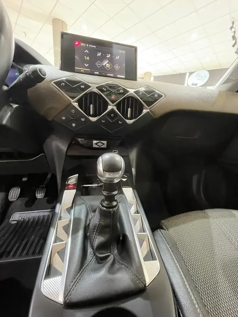 Usado DS Automobiles DS3 Crossback So Chic 110 CV (80 kW) 2019 Blanco SUV