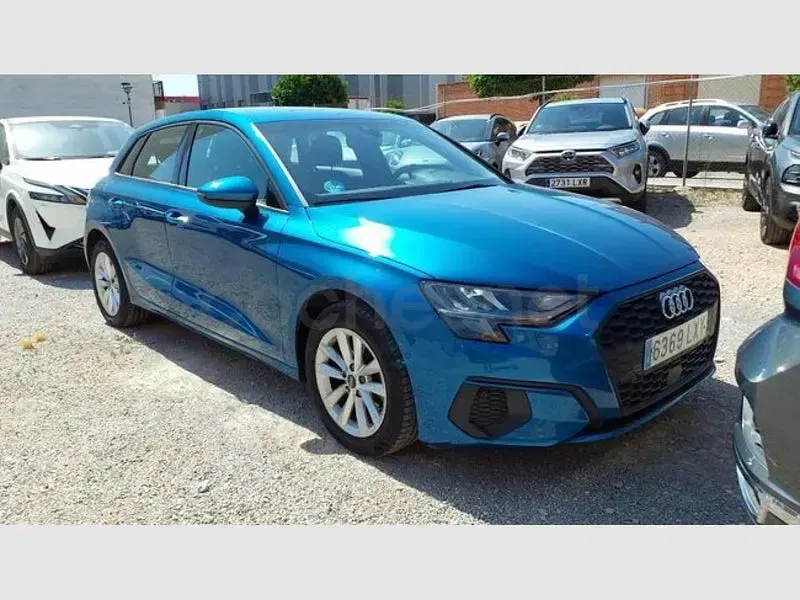 Usado Audi A3 110 CV (80 kW) 2022 Azul Berlina