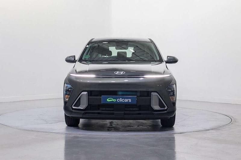 Usado Hyundai Kona 101 CV (74 kW) 2025 Gris SUV