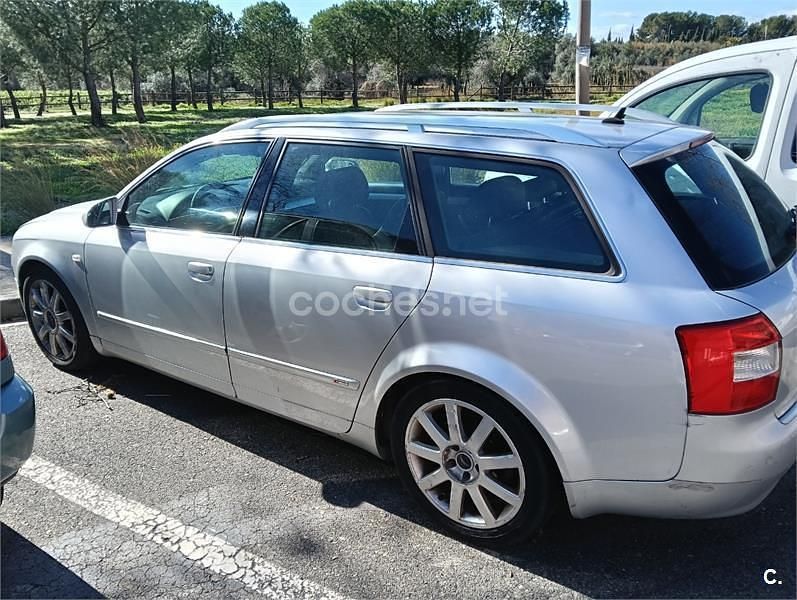 Usado Audi A4 Sport 163 CV (119 kW) 2004 Gris / plata Familiar