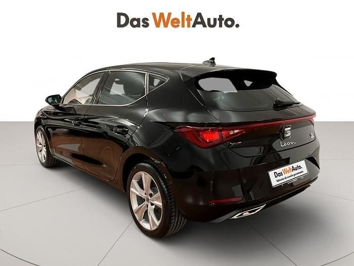 Usado Seat Leon FR 204 CV (150 kW) 2025 Negro