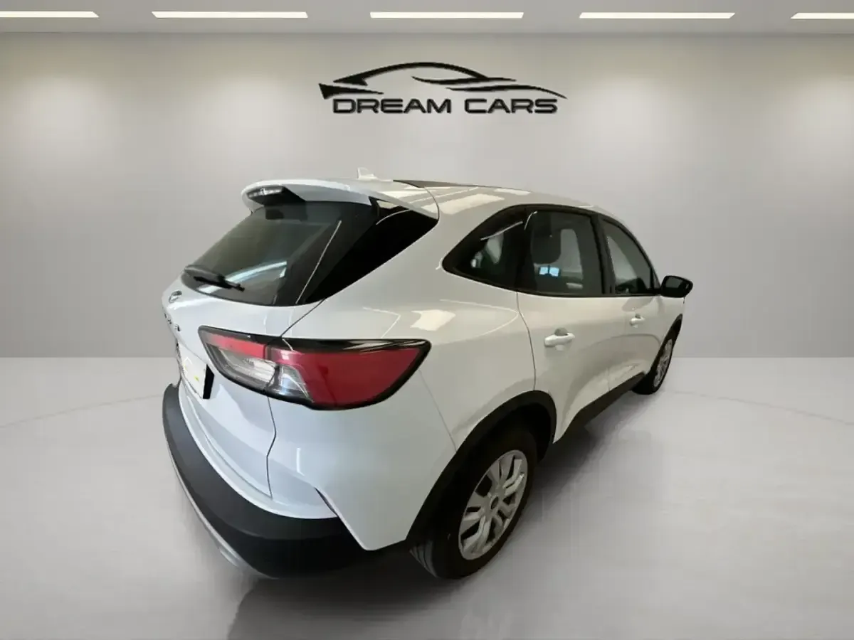 Usado Ford Kuga Titanium 120 CV (88 kW) 2022 Blanco SUV