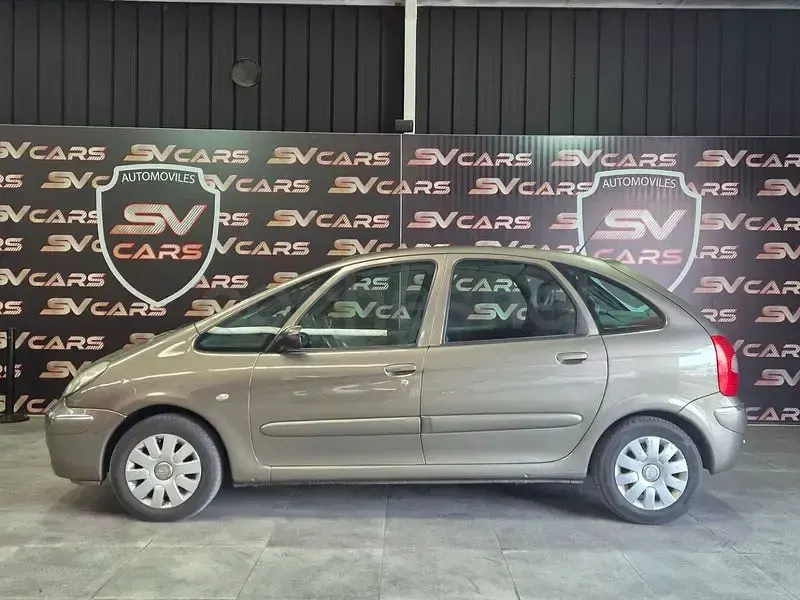Usado Citroën Xsara Picasso 110 CV (80 kW) 2010 Marrón Monovolumen