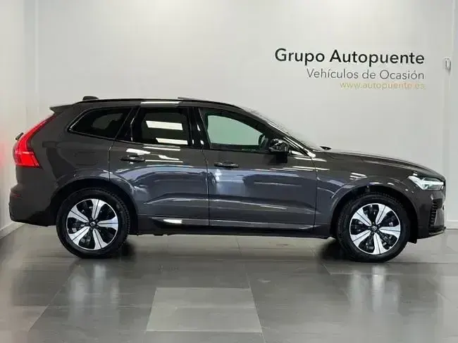 Usado Volvo XC60 Plus 350 CV (257 kW) 2024 Gris SUV