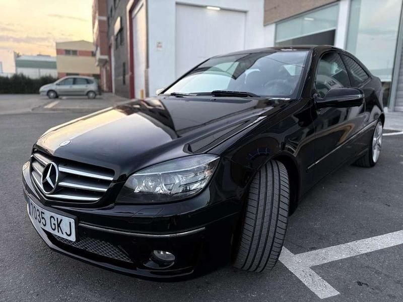 Usado Mercedes C220 150 CV (110 kW) 2009 Negro Coupe