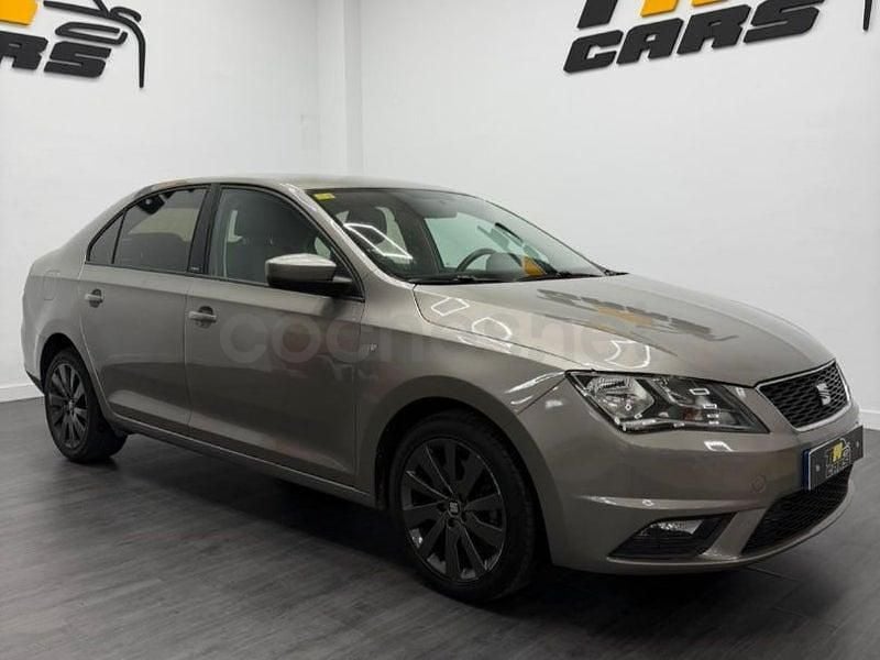 Usado Seat Toledo I-Tech 105 CV (77 kW) 2015 Gris / plata Utilitario