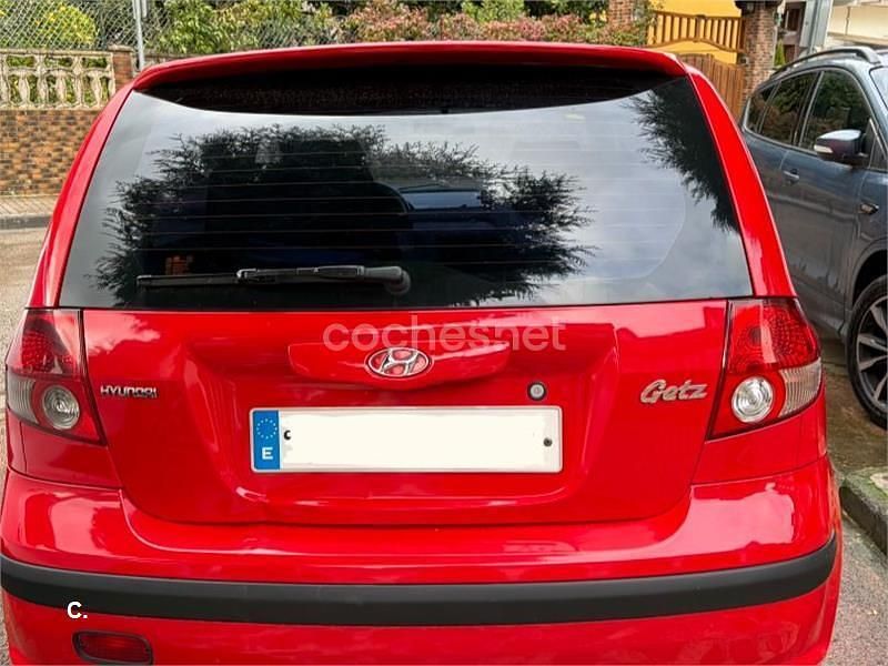 Usado Hyundai Getz GLS 82 CV (60 kW) 2004 Rojo Utilitario