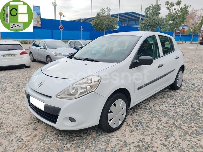 Usado Renault Clio IV 75 CV (55 kW) 2012 Blanco Berlina